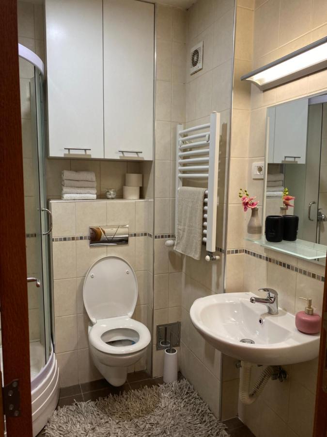 Apartman Bella Novi Beograd Bezanija Exteriör bild